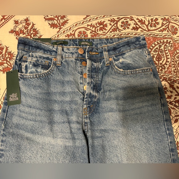 NWT Medium Wash High Rise Straight Jeans - Picture 4 of 7